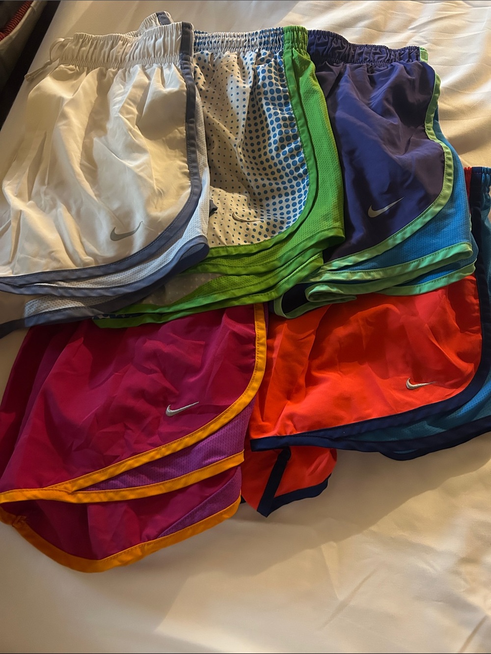 Nike women’s multi -Pack Athletic Shorts in Pink, Orange, Purple, Blue, Green - Picture 2 of 7